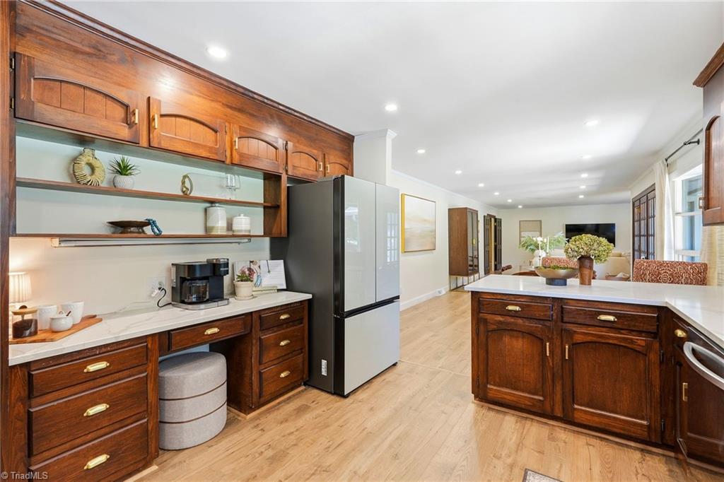3326 Sedgefield Road