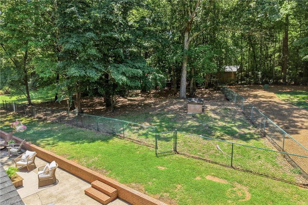 3326 Sedgefield Road