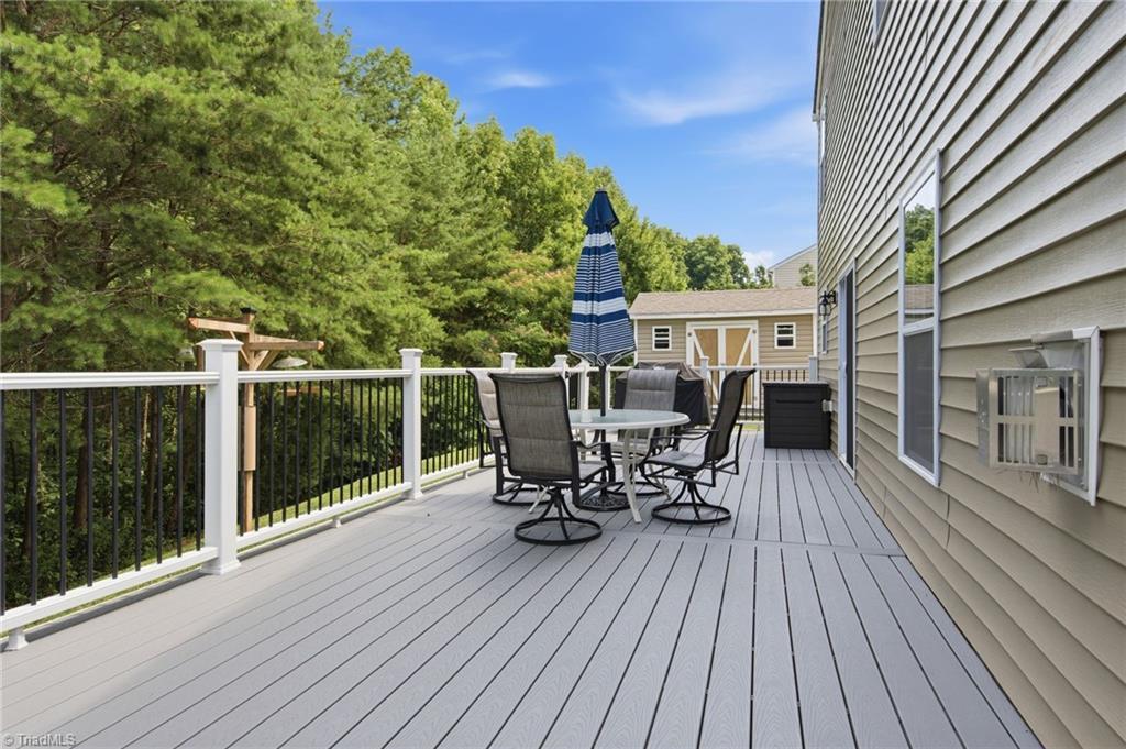 6689 Ridge Bluff Drive