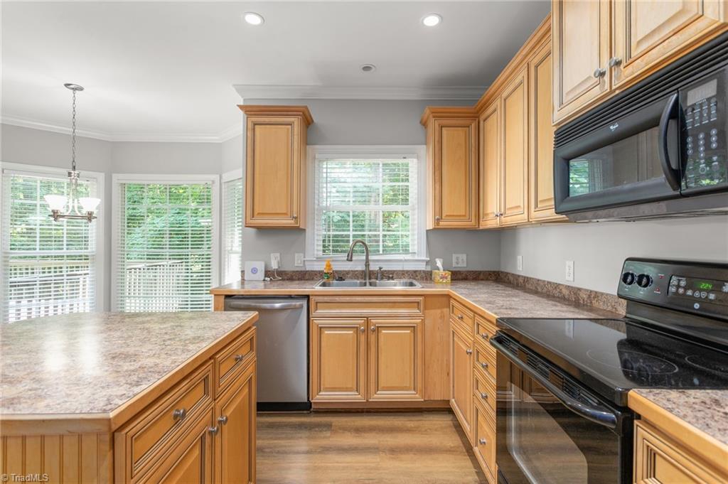 4402 Sabre Court