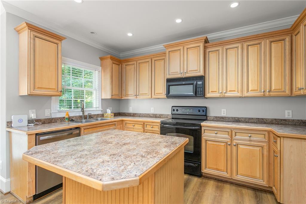 4402 Sabre Court