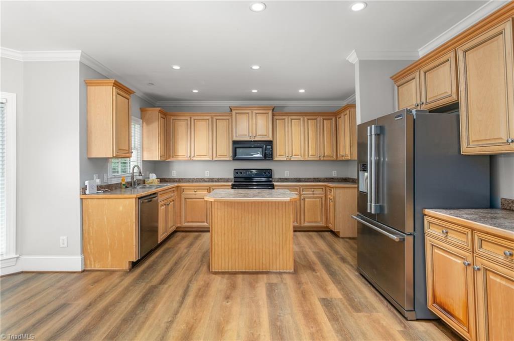 4402 Sabre Court