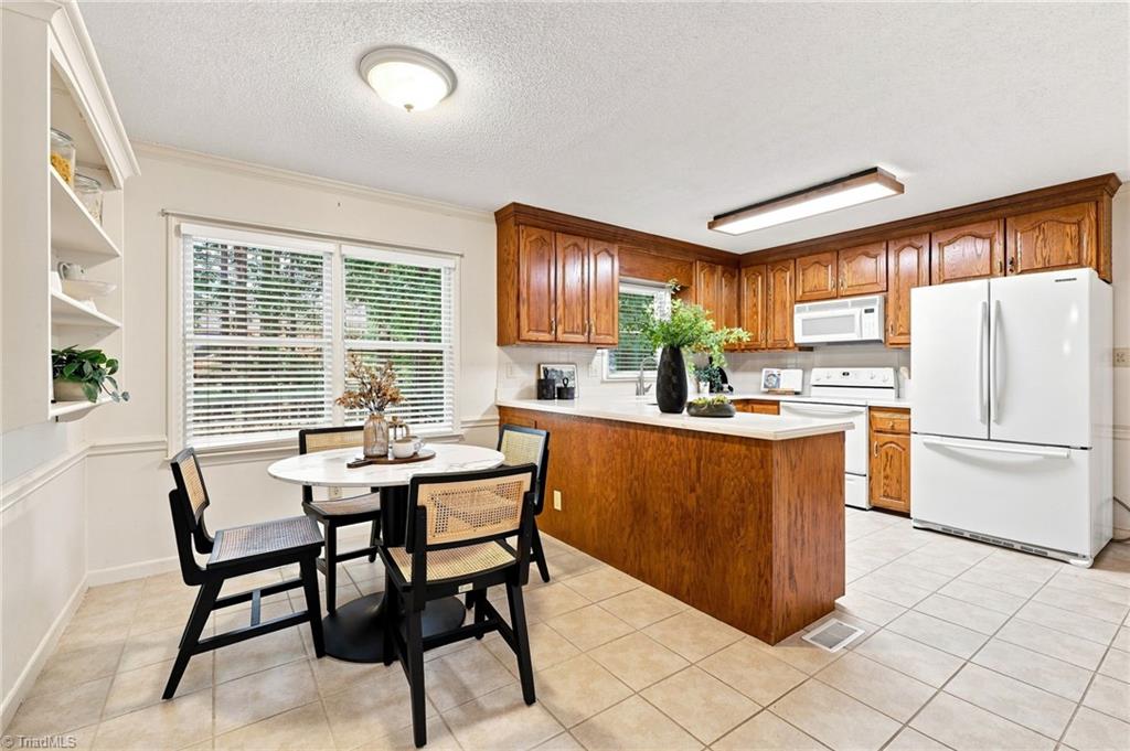 413 Hollinswood Avenue, Winston-Salem