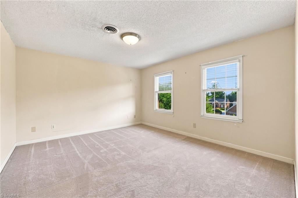 413 Hollinswood Avenue, Winston-Salem