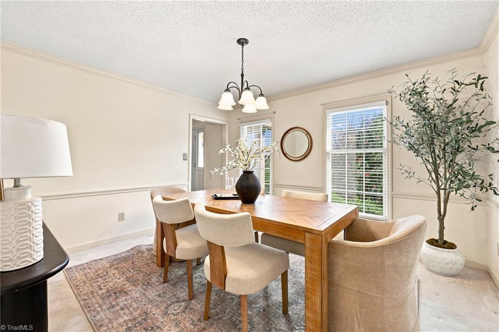 413 Hollinswood Avenue, Winston-Salem