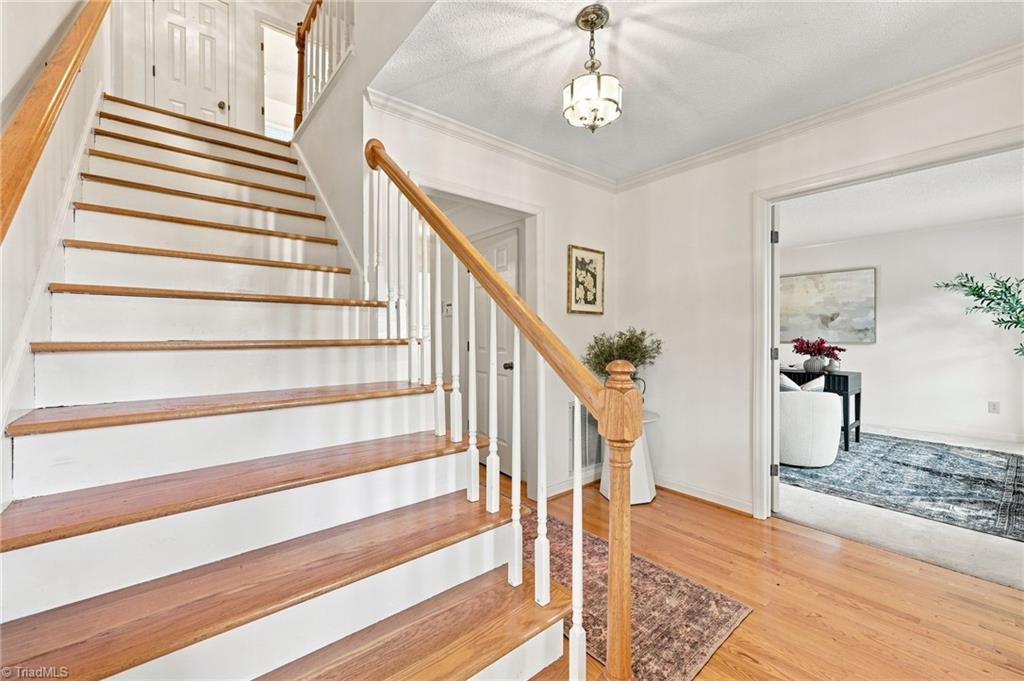 413 Hollinswood Avenue, Winston-Salem