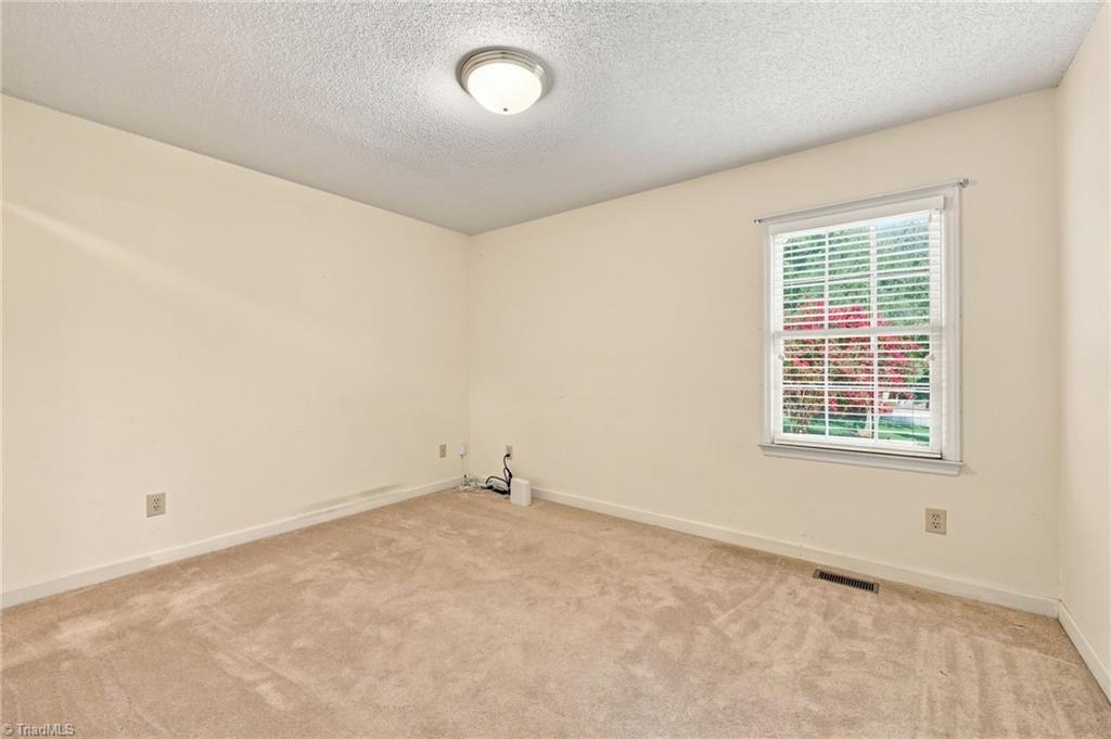 413 Hollinswood Avenue, Winston-Salem
