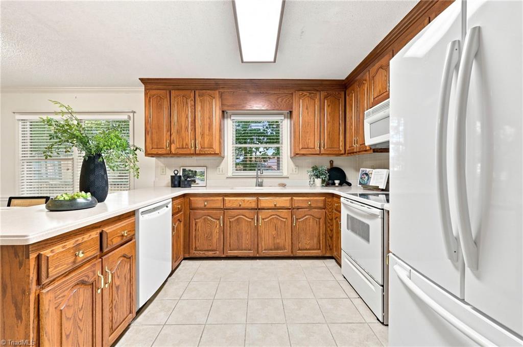 413 Hollinswood Avenue, Winston-Salem