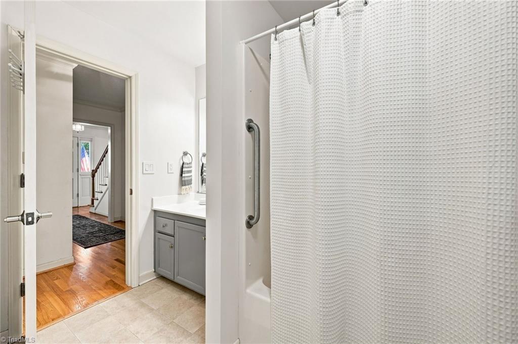 413 Hollinswood Avenue, Winston-Salem