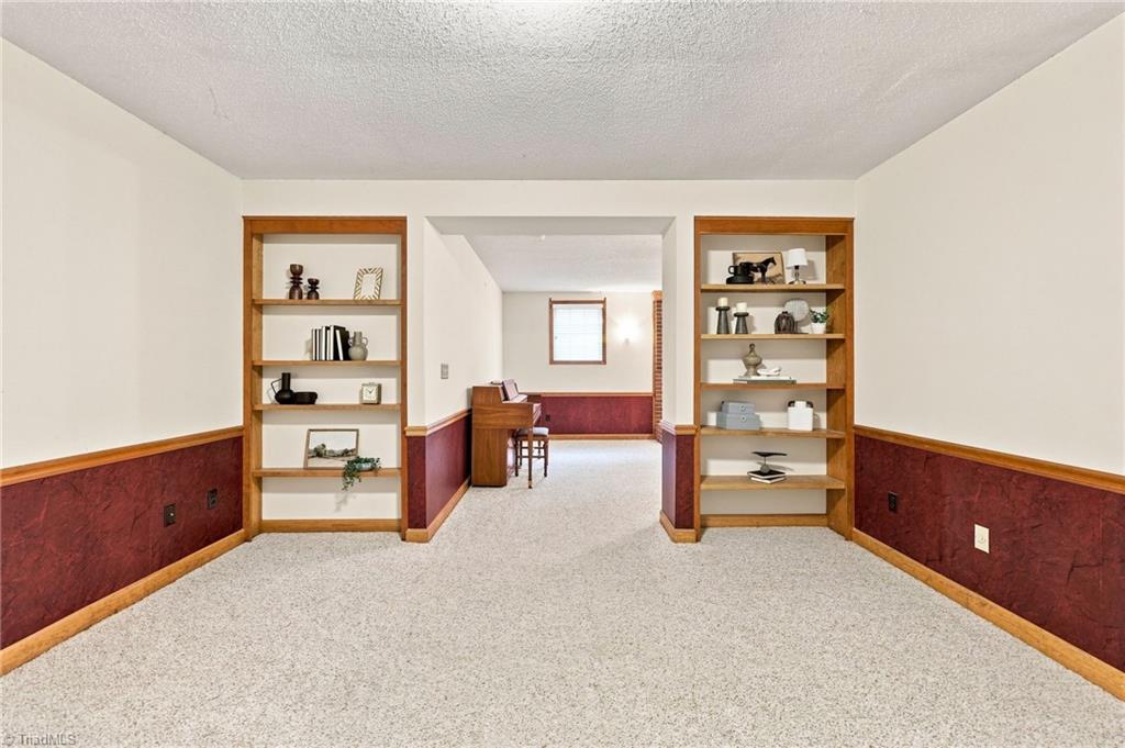 413 Hollinswood Avenue, Winston-Salem