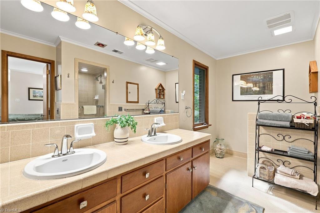 631 Lichfield Road, Winston-Salem