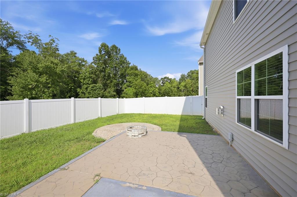 3696 Waterford Oak Court