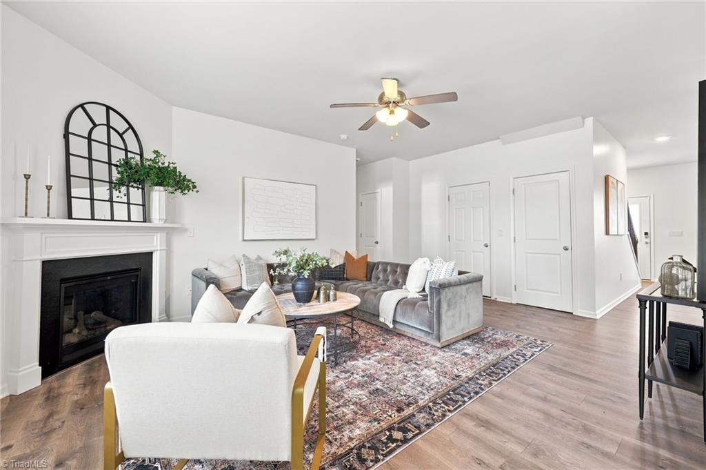 3696 Waterford Oak Court