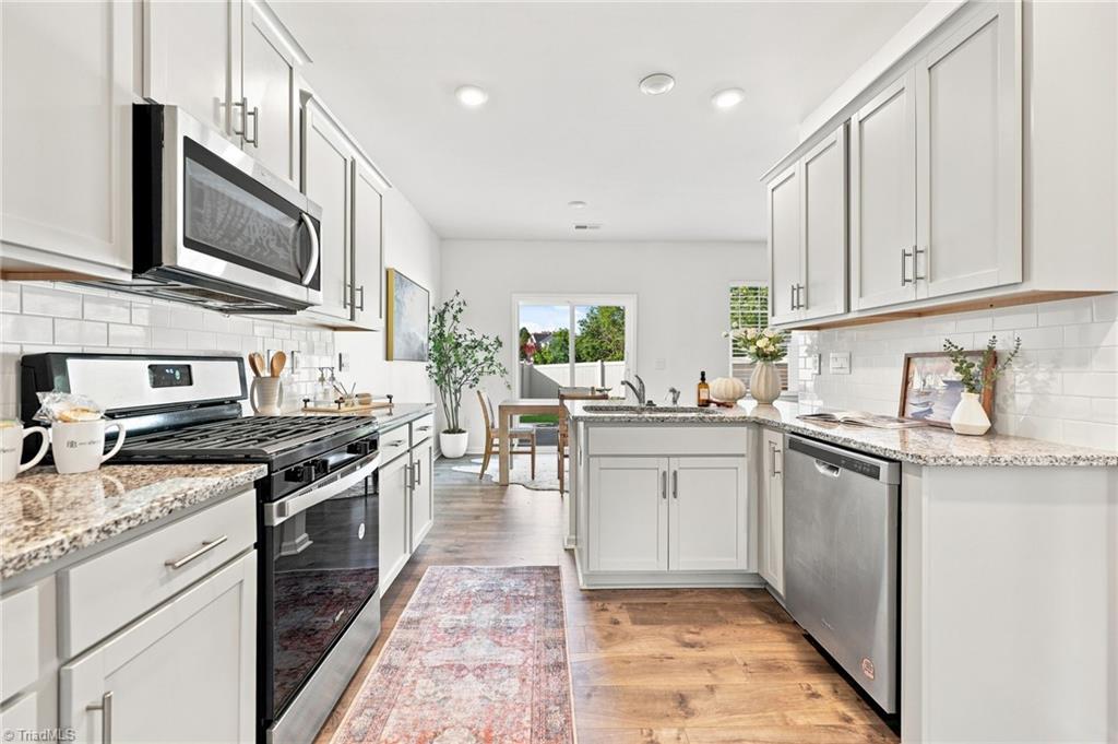 3696 Waterford Oak Court