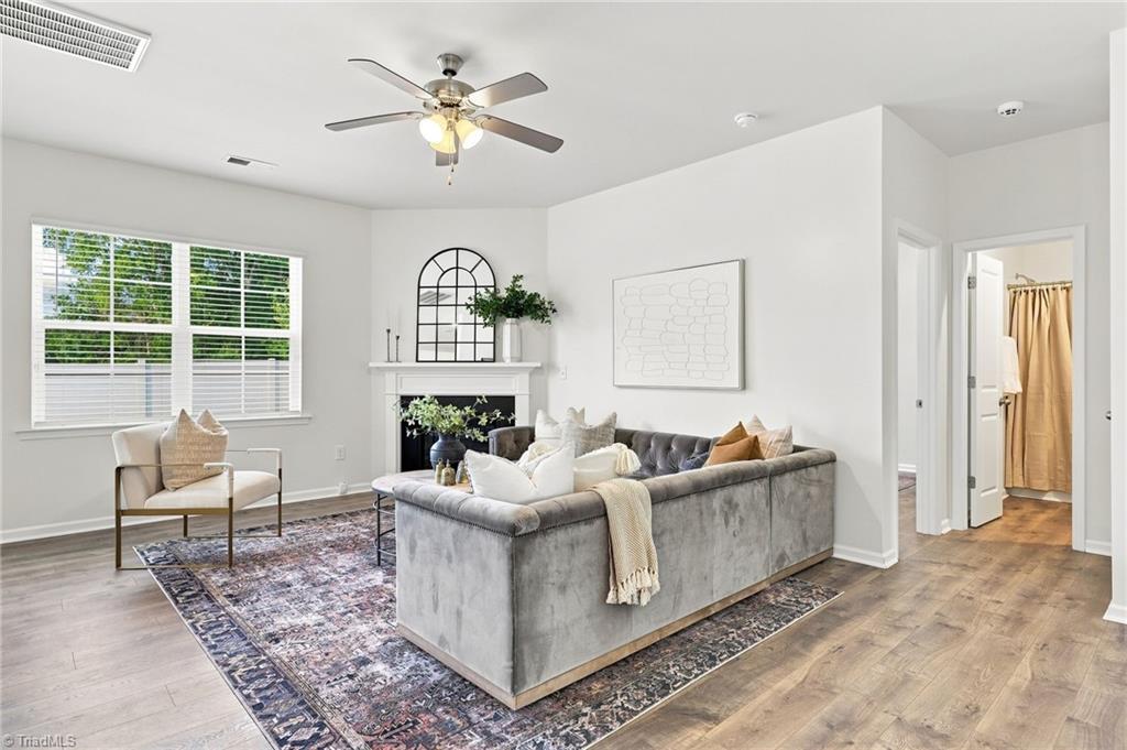 3696 Waterford Oak Court