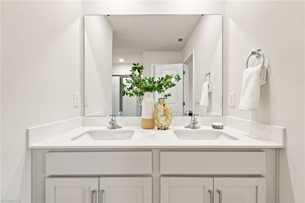 3696 Waterford Oak Court