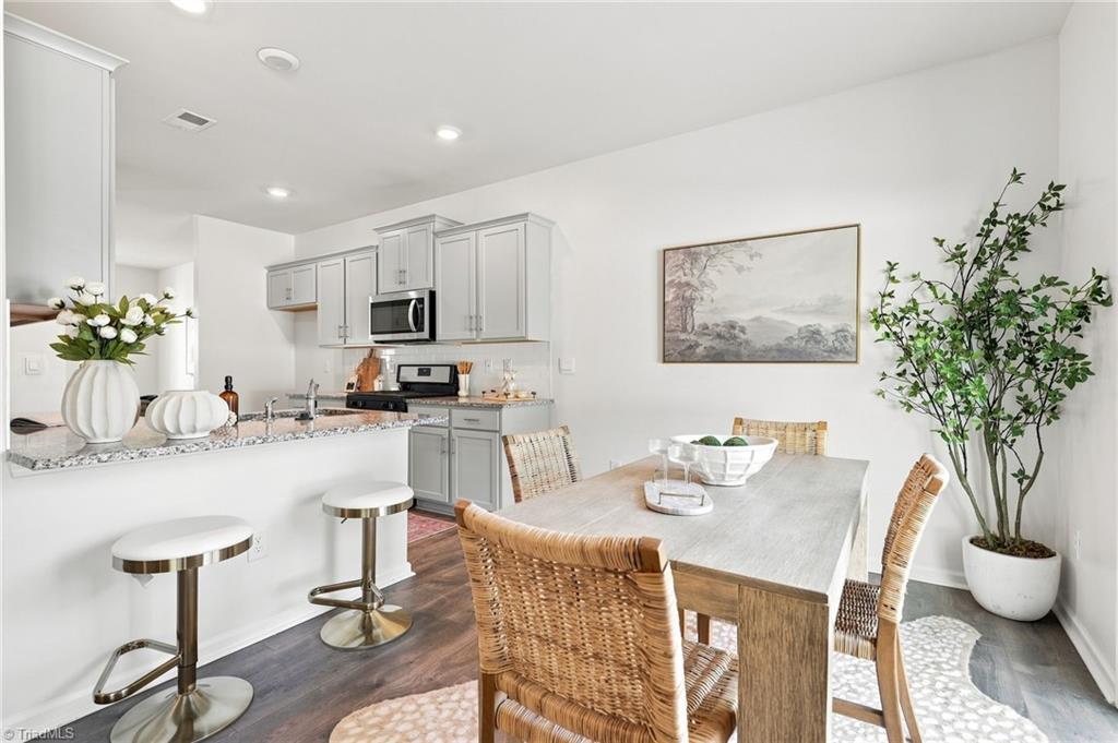 3696 Waterford Oak Court