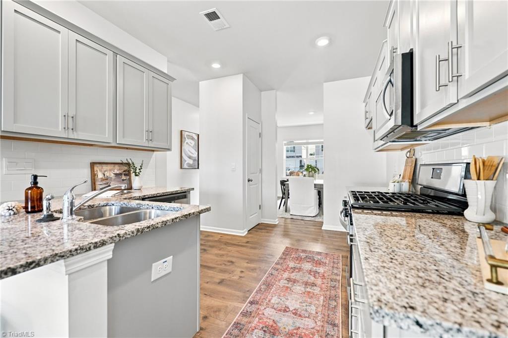 3696 Waterford Oak Court