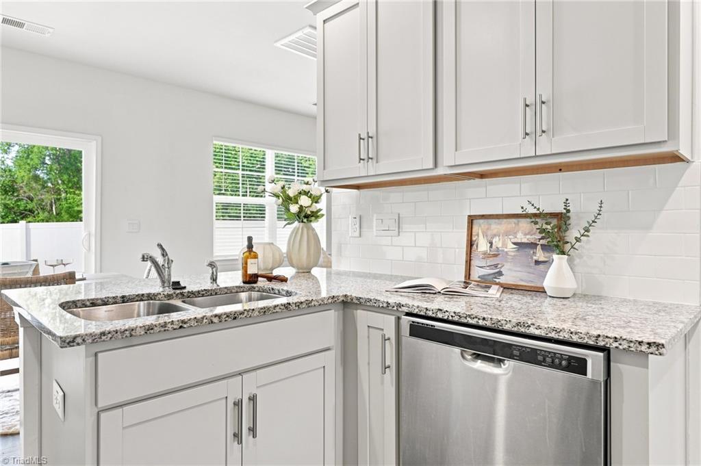 3696 Waterford Oak Court