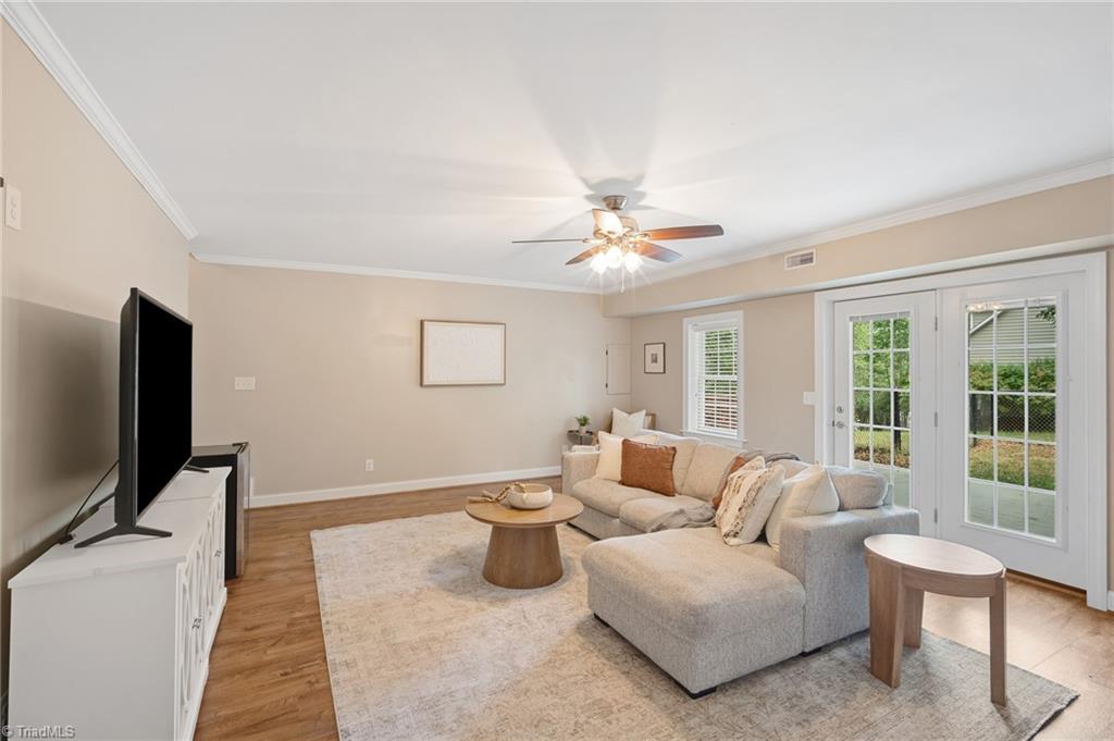 822 Montgomery Court