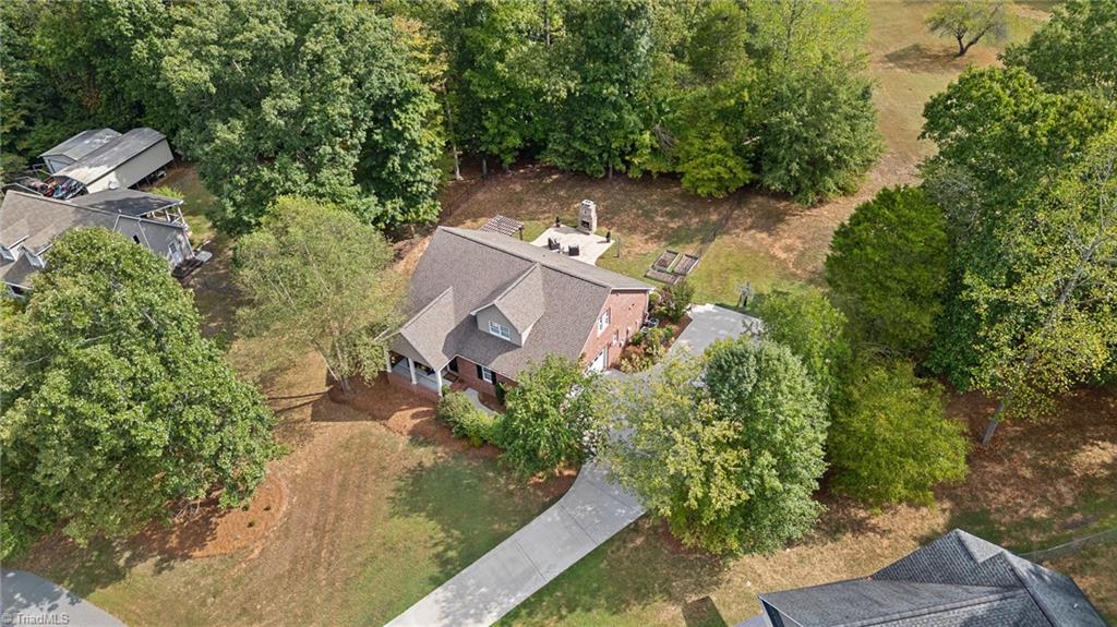 822 Montgomery Court