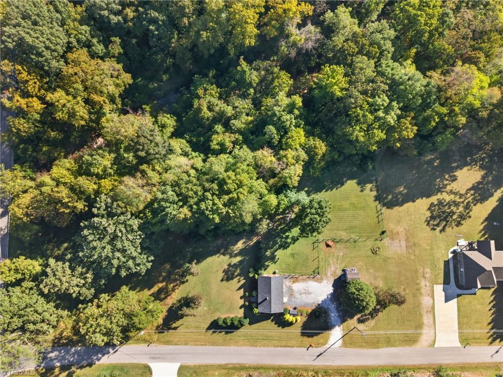 2833 Kivett Drive