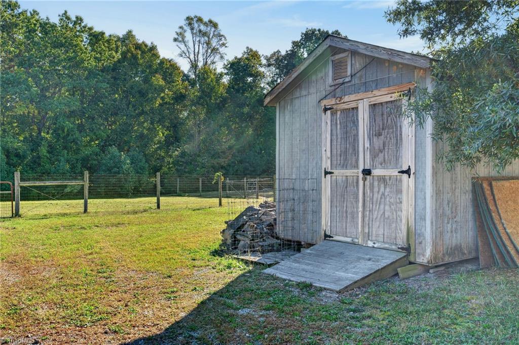 2833 Kivett Drive