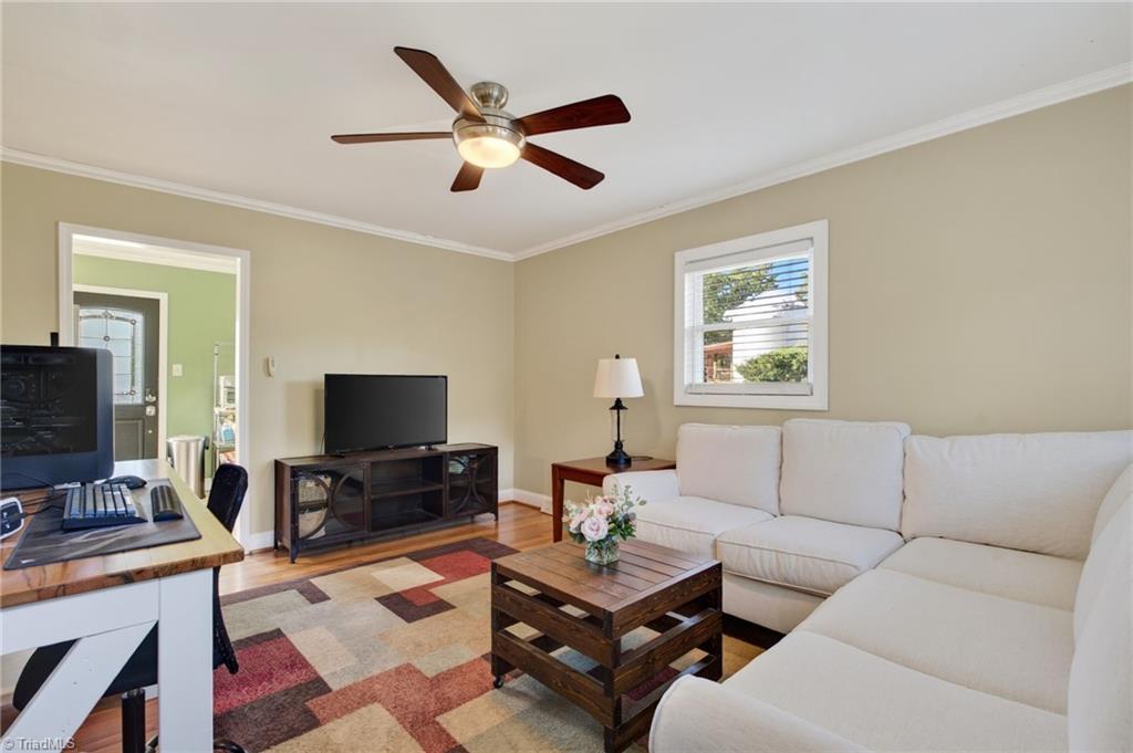 2833 Kivett Drive