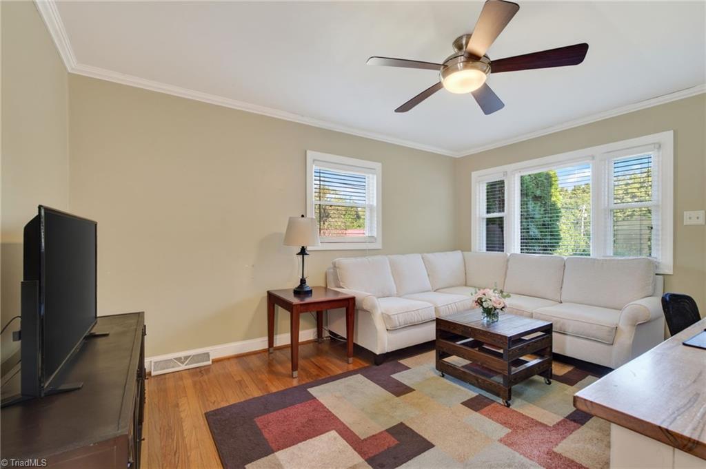 2833 Kivett Drive