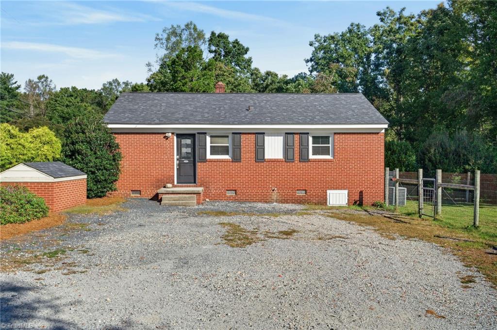 2833 Kivett Drive