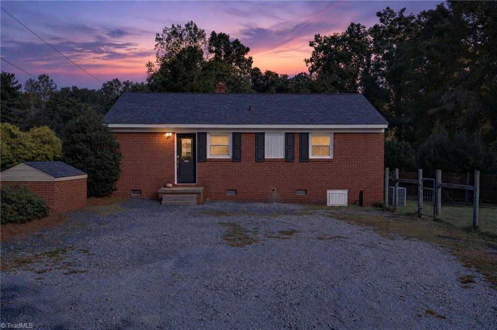 2833 Kivett Drive