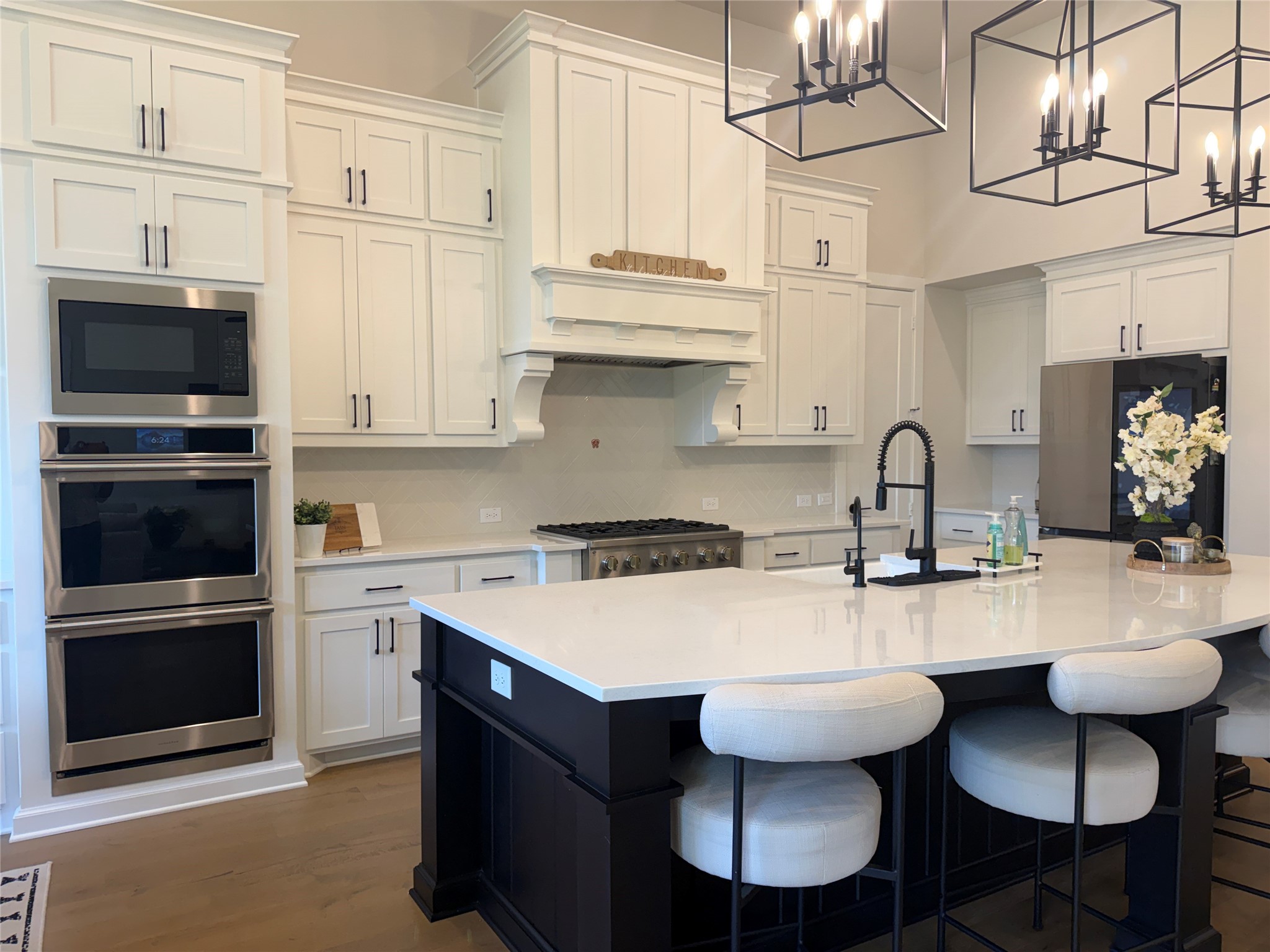 3332 Zenyatta Court