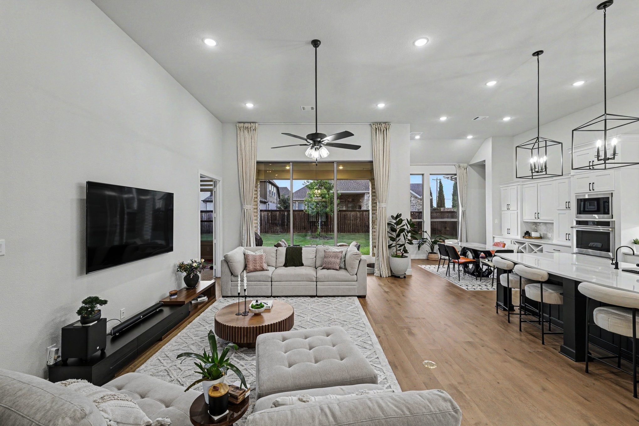 3332 Zenyatta Court