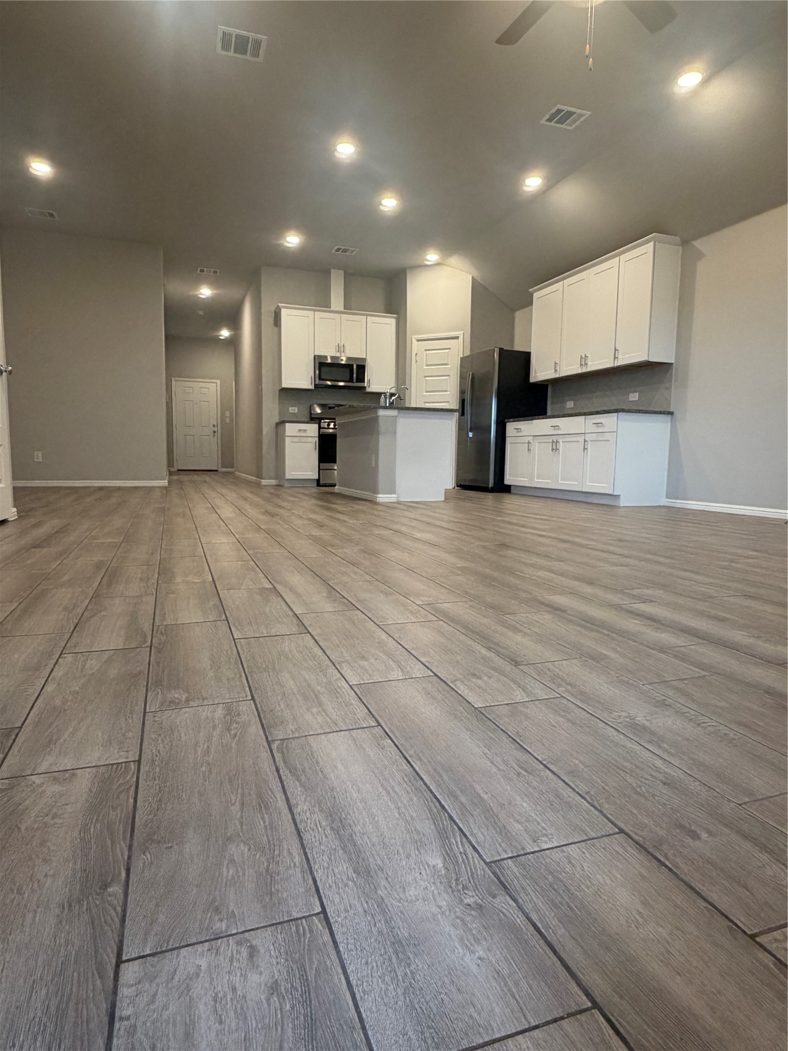 442 kingsbury Avenue
