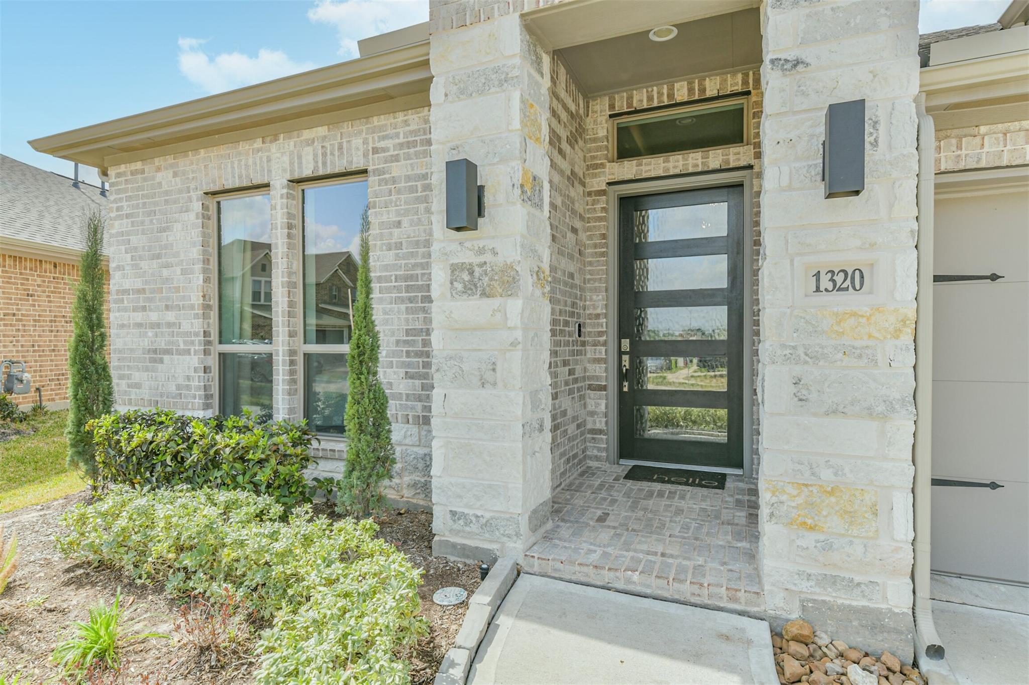 1320 Rio Hollow Lane