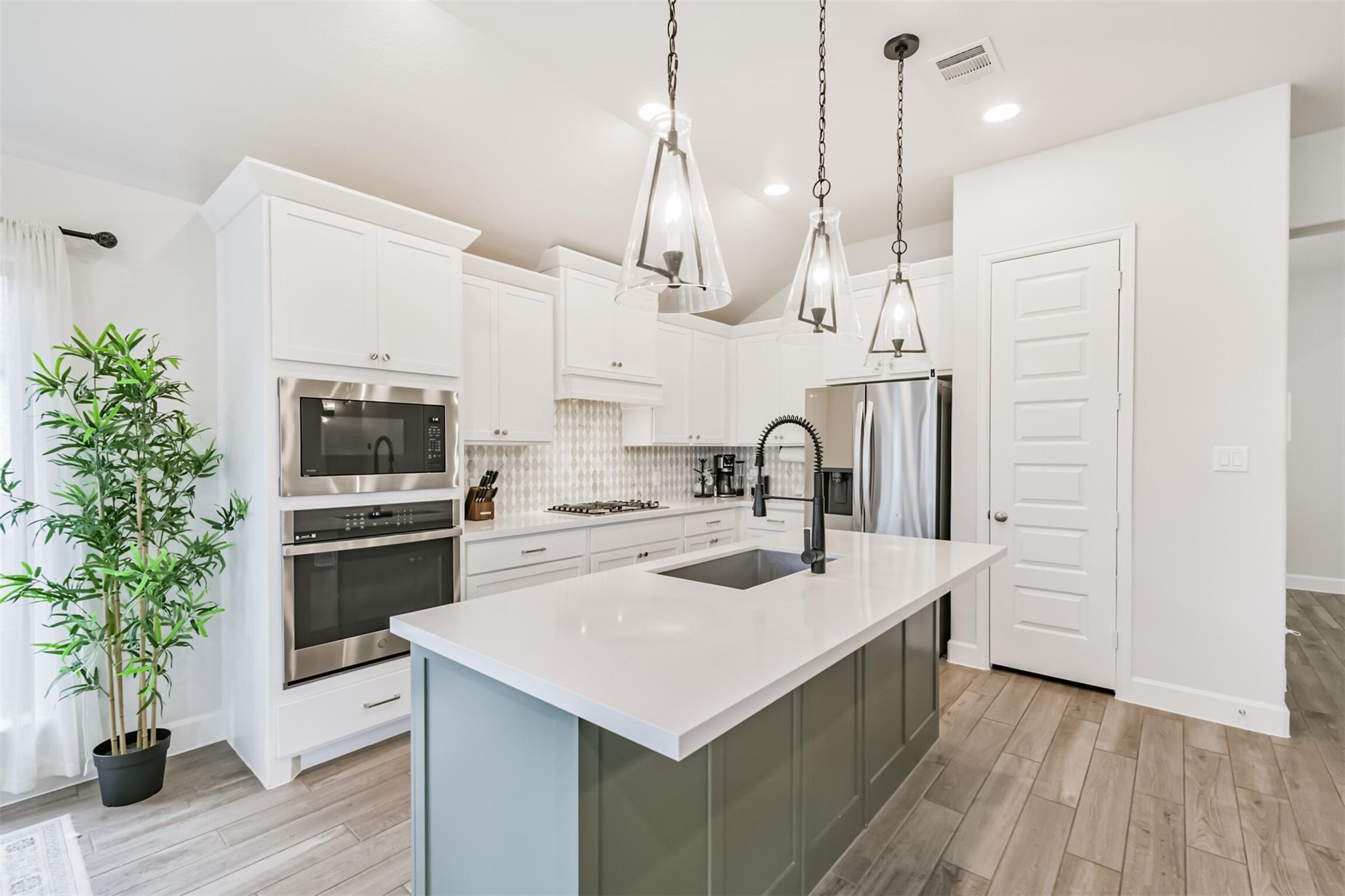 1320 Rio Hollow Lane