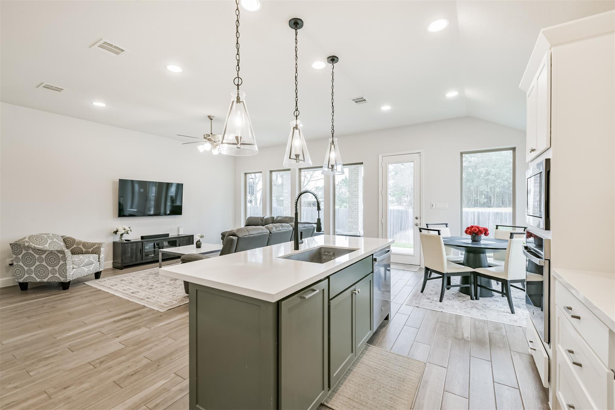 1320 Rio Hollow Lane