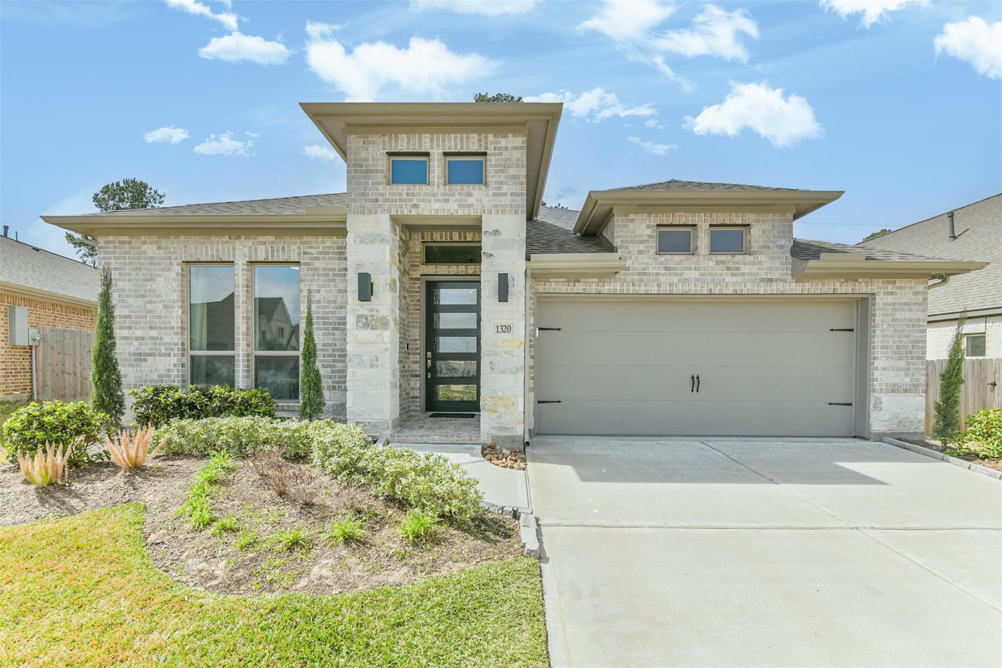 1320 Rio Hollow Lane