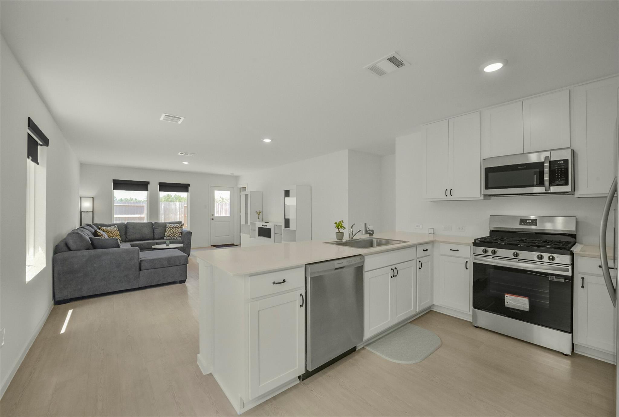 911 Lago Laceno Lane