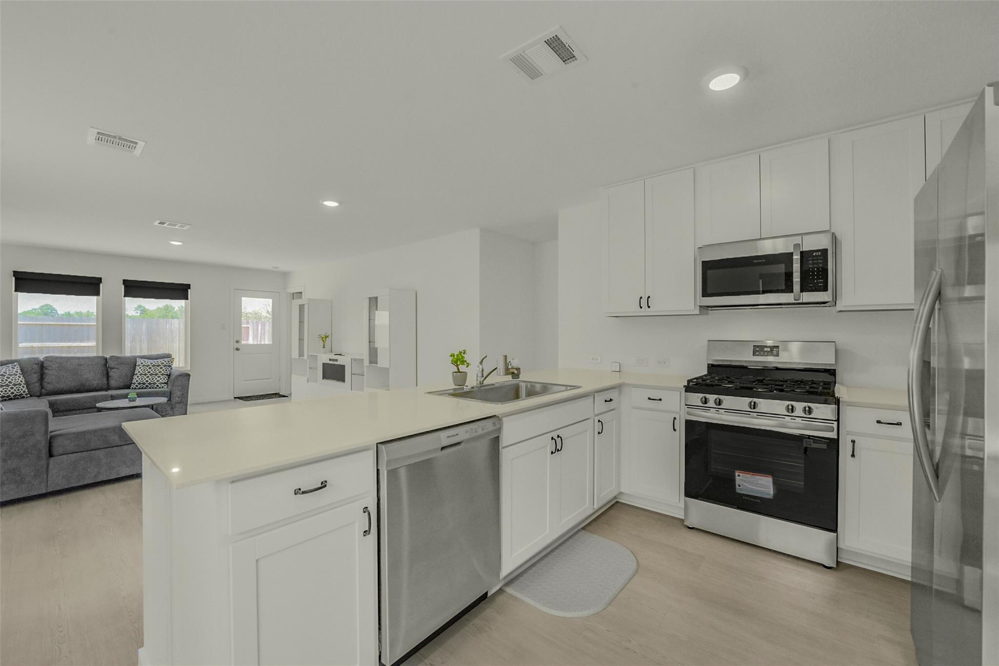 911 Lago Laceno Lane