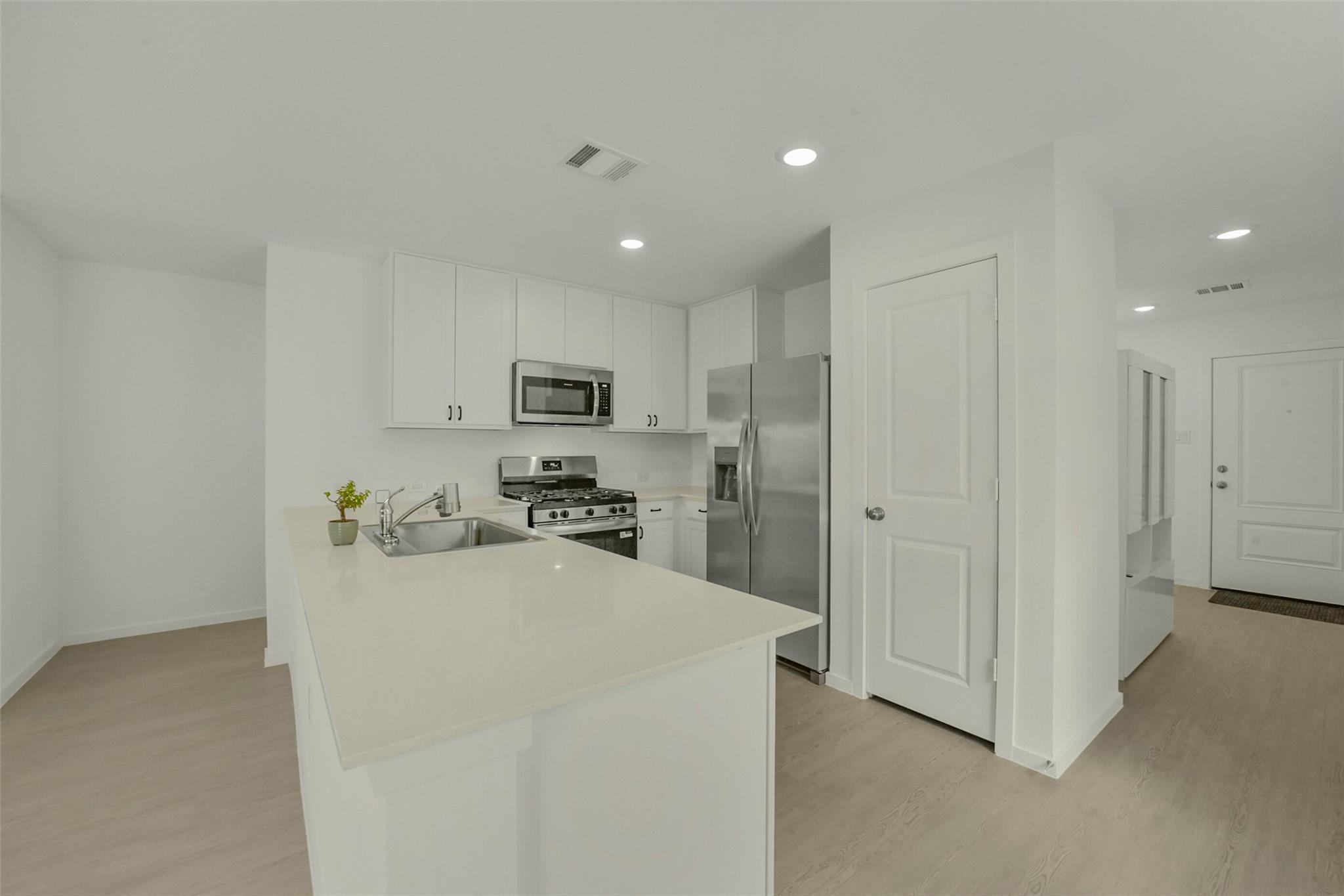 911 Lago Laceno Lane