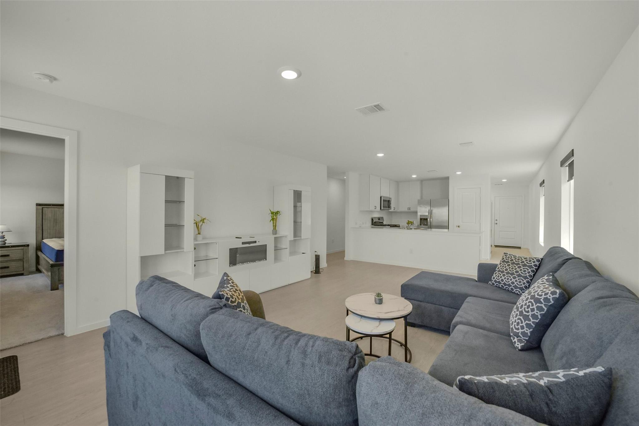 911 Lago Laceno Lane