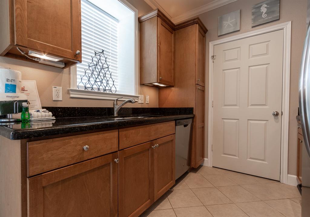 7000 Seawall Boulevard # 813