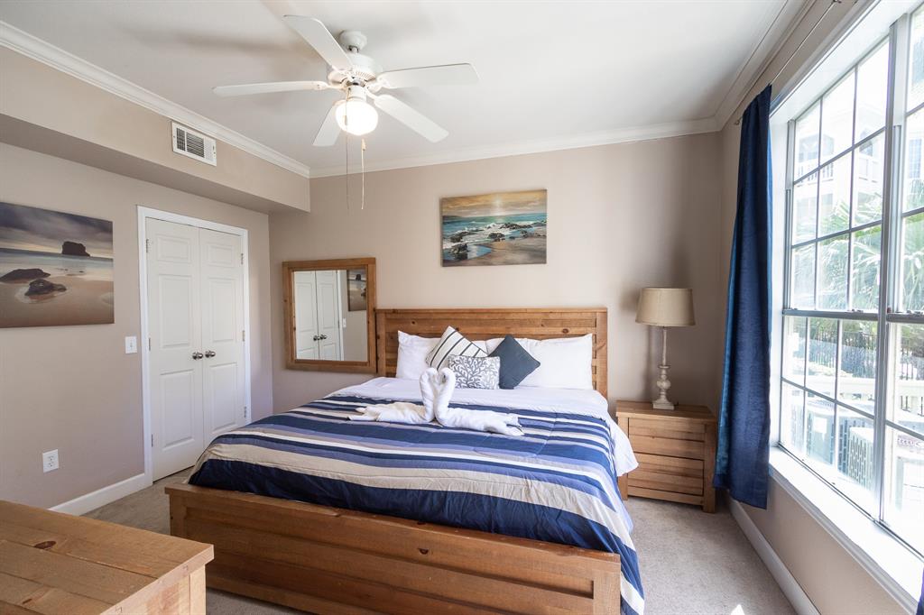 7000 Seawall Boulevard # 813