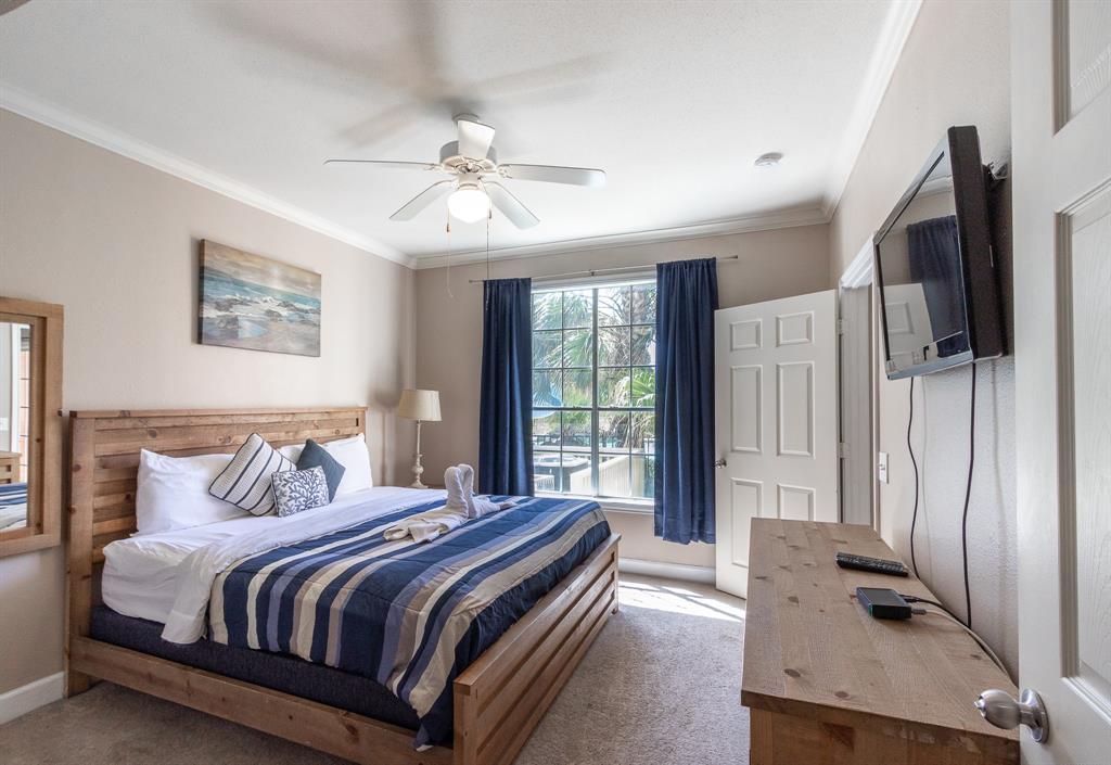 7000 Seawall Boulevard # 813