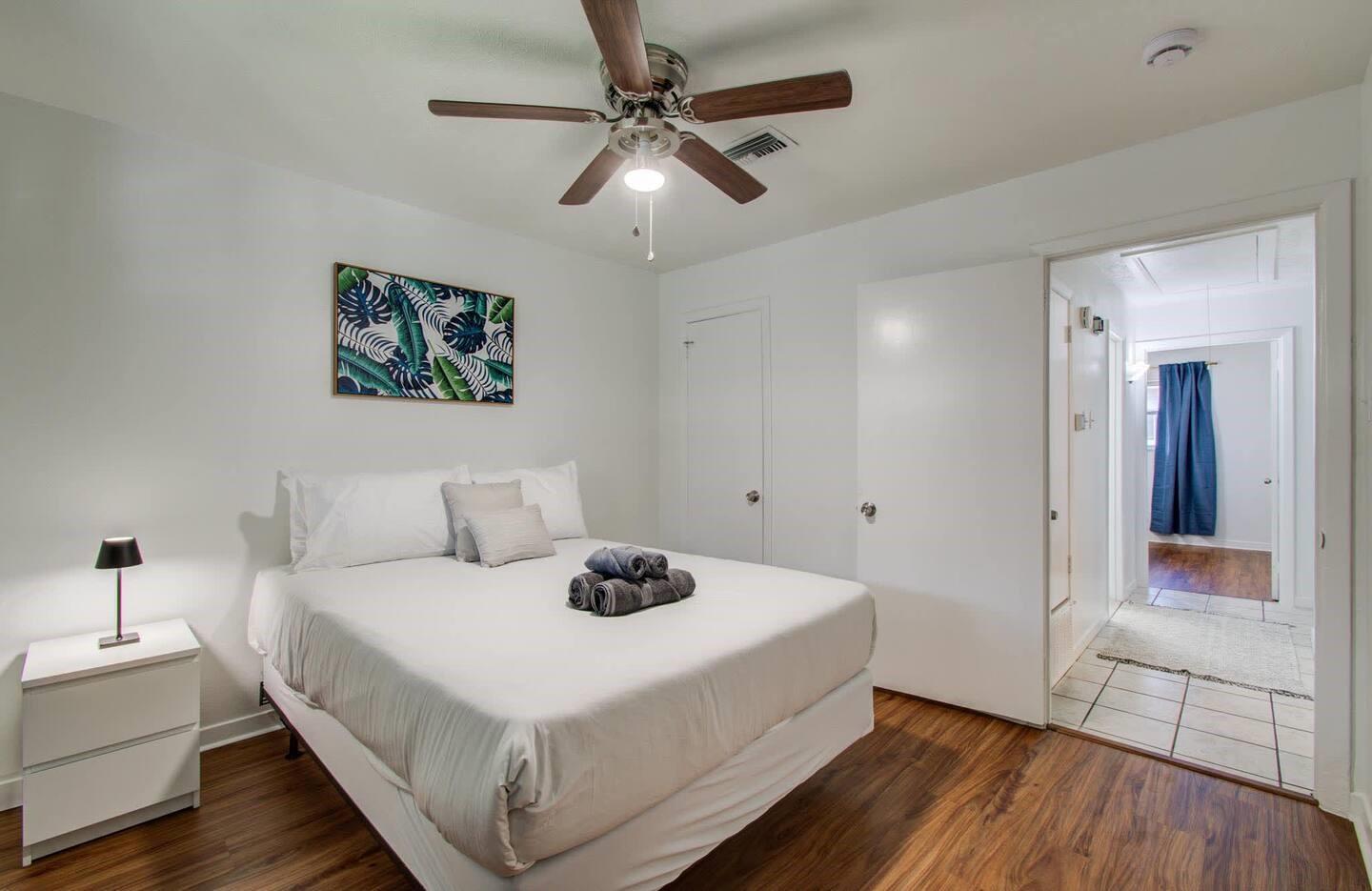 5542 Holly Street # 209