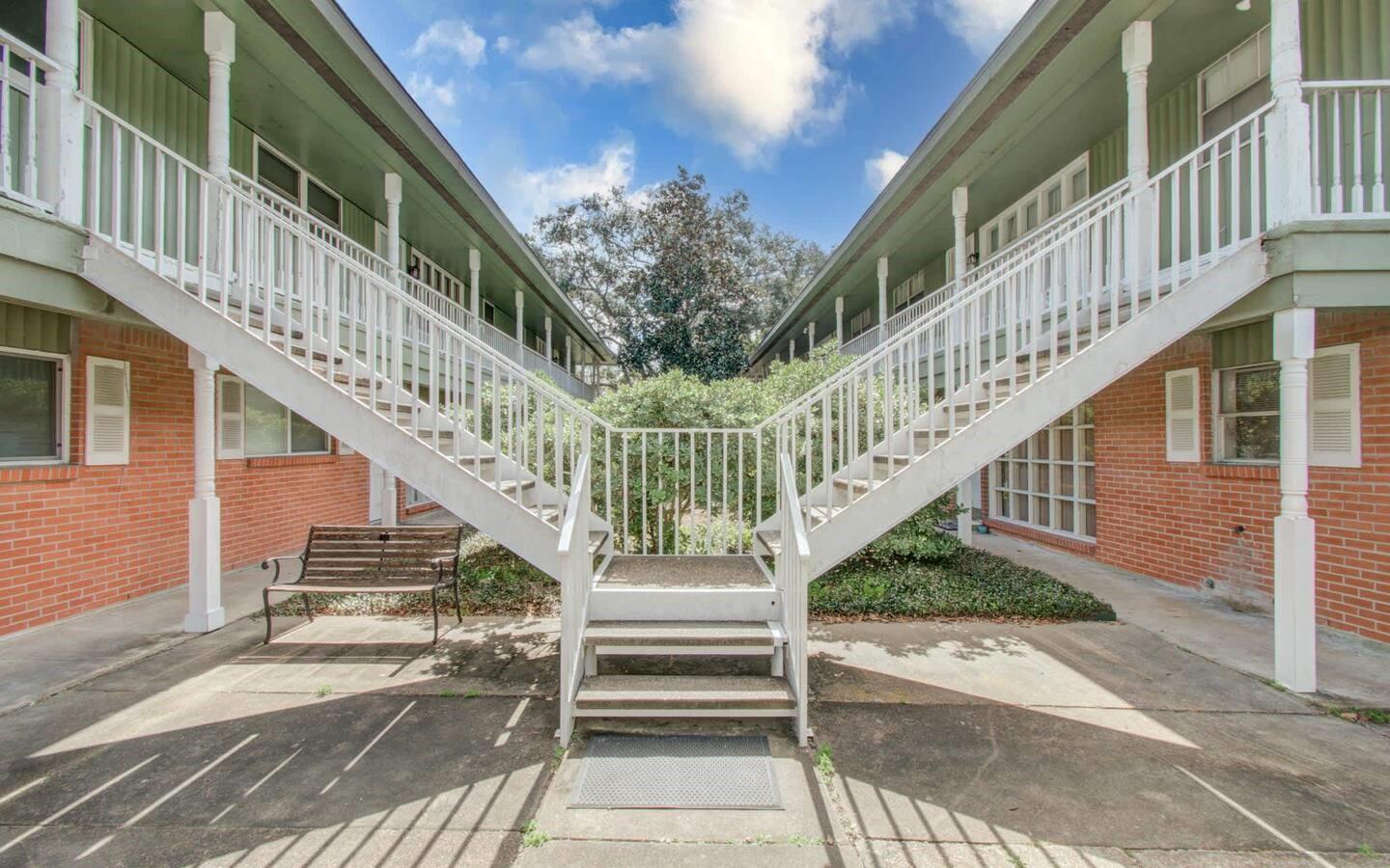 5542 Holly Street # 209