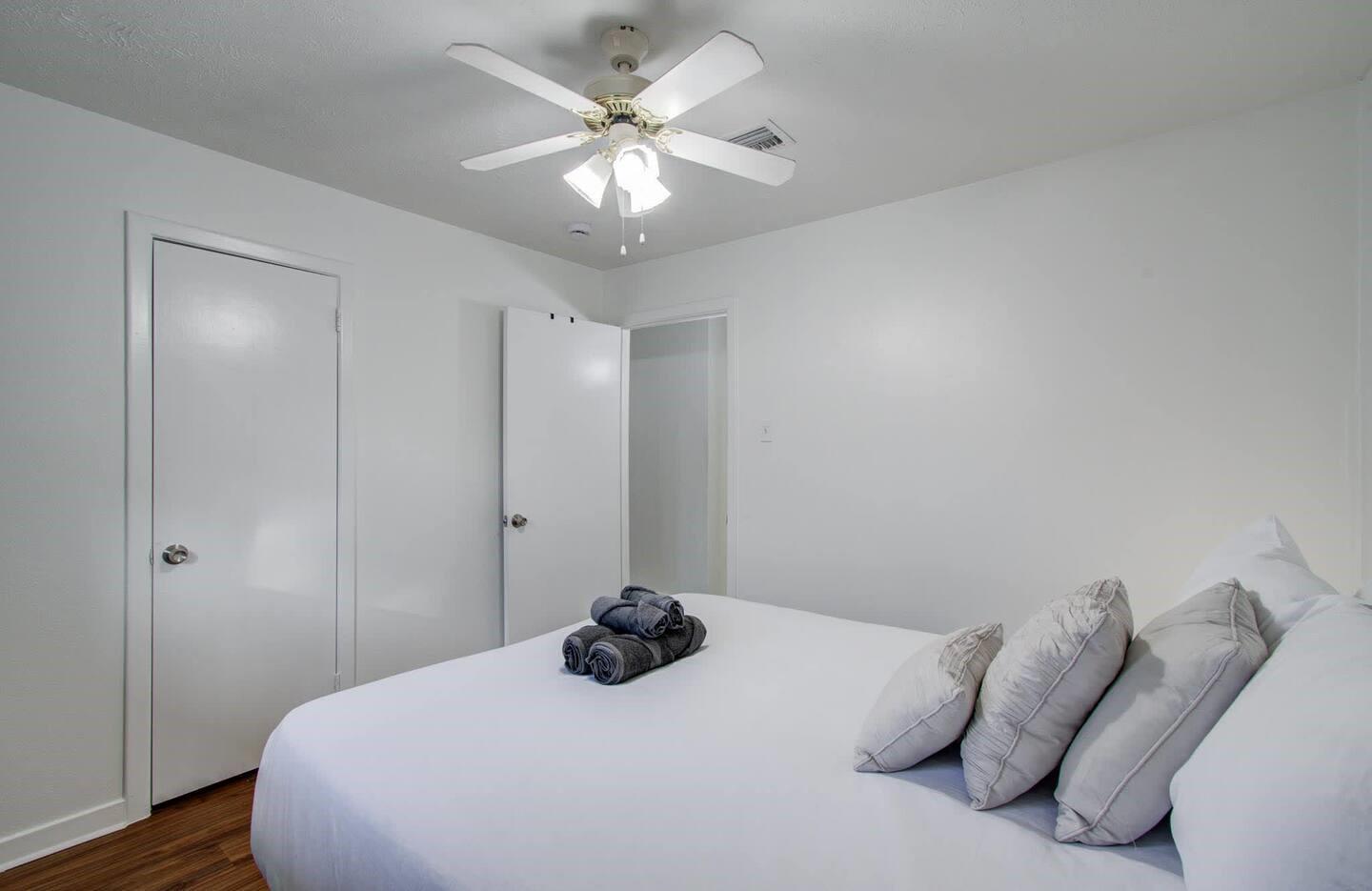 5542 Holly Street # 209