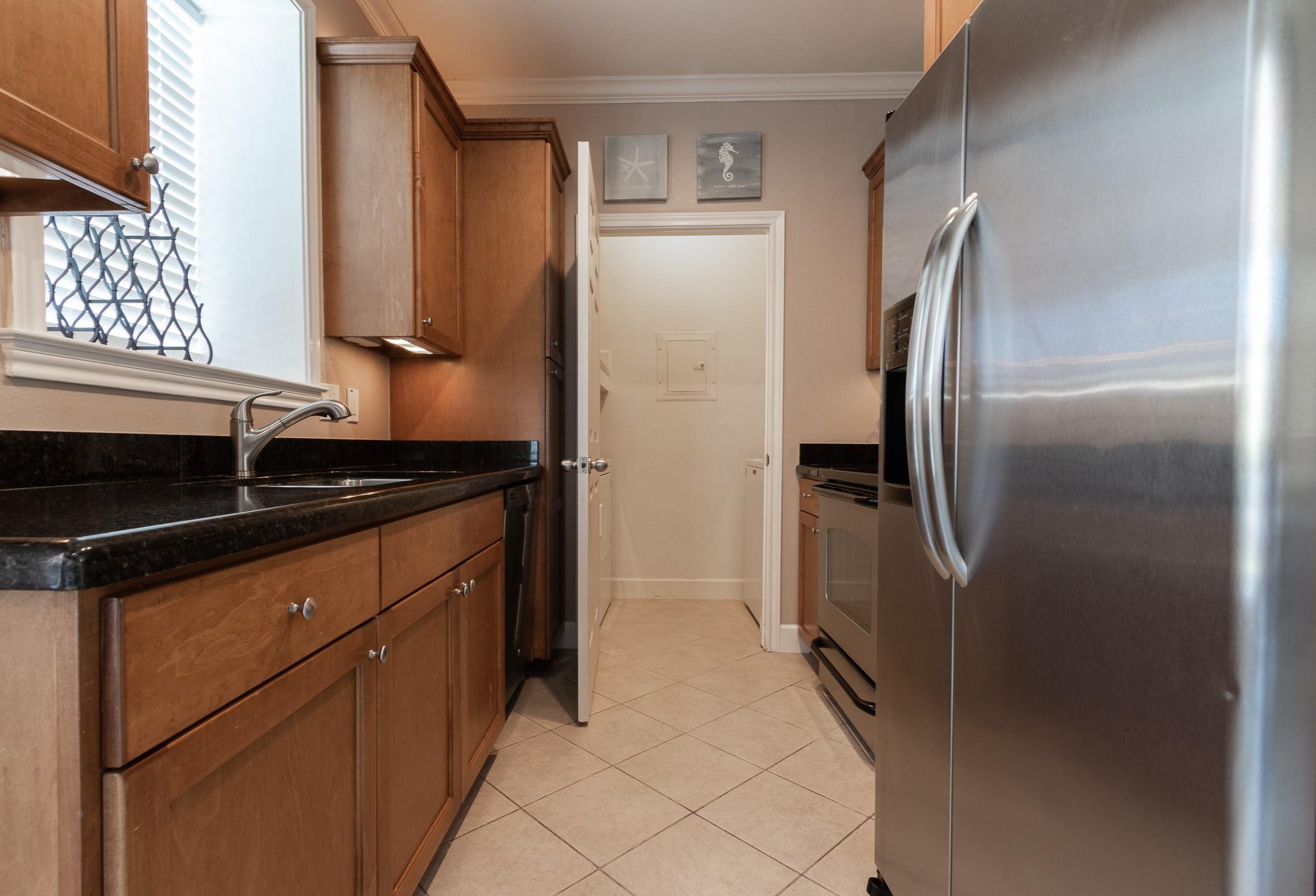 7000 Seawall Boulevard # 813
