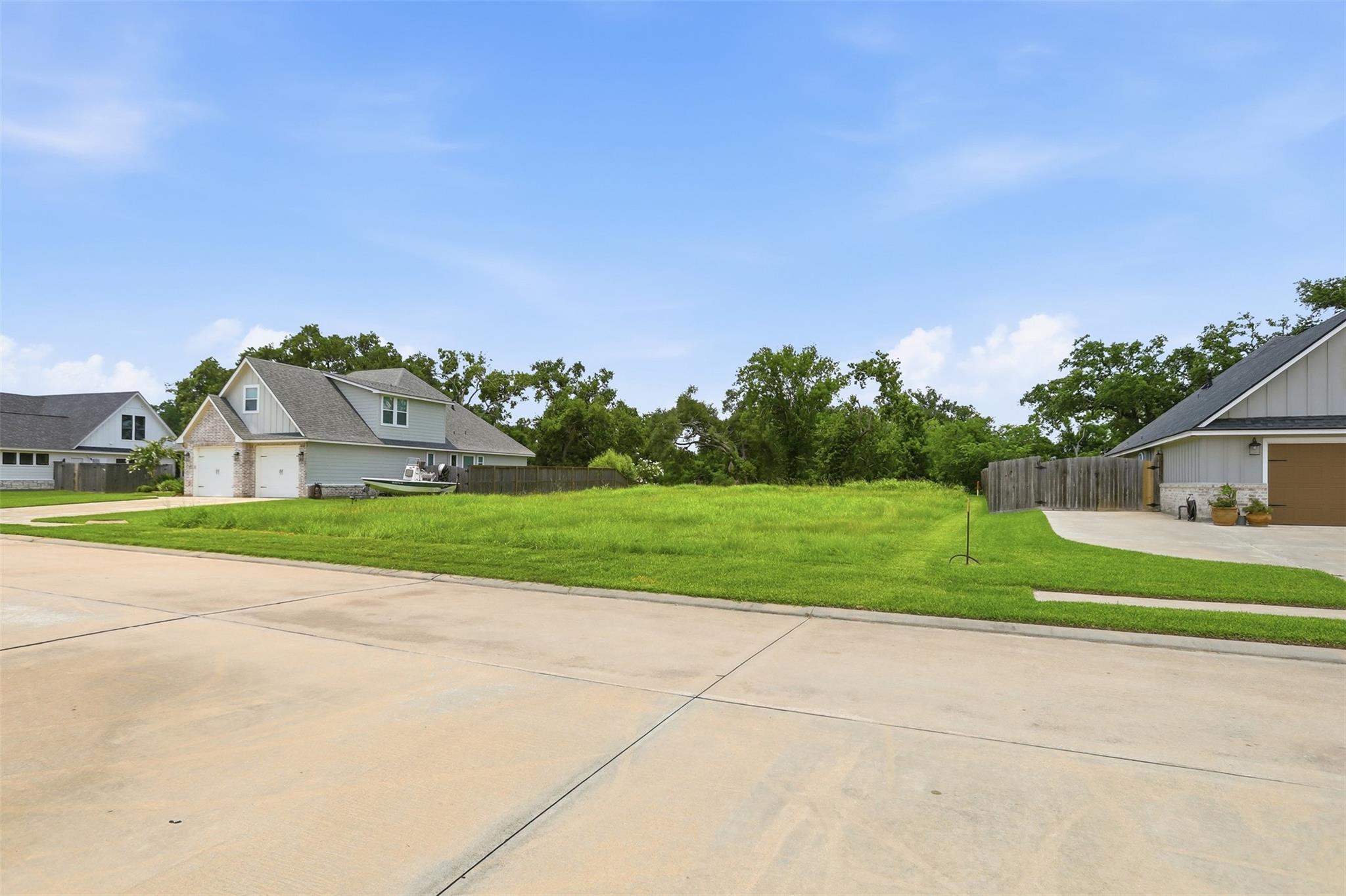 208 Creekside Lane